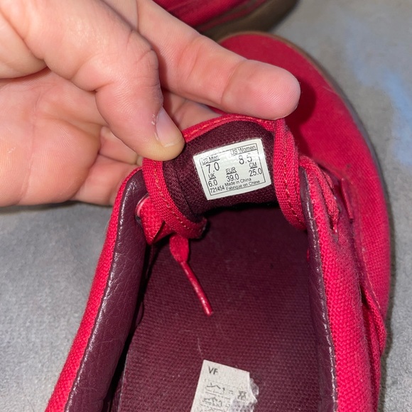 Red vans with gummy sole - Picture 4 of 4